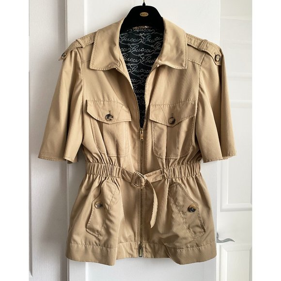 ** AS IS ** Gucci Short Sleeve Jacket, fits like size 2/4 US - Picture 1 of 12